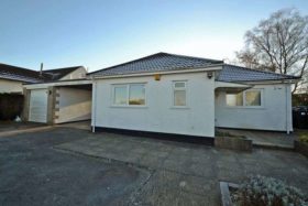 5 bedroom Detached t...